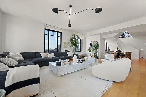 Foto del edificio - 110 Charlton St