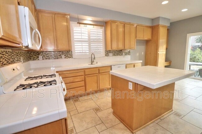 Building Photo - 12 Indigo Oaks Ct