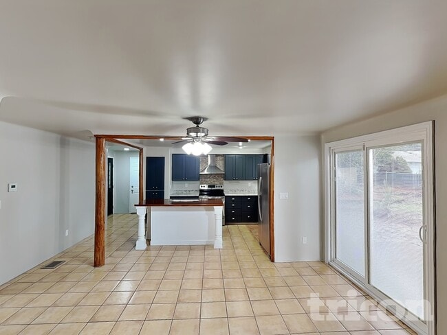 Foto del edificio - 12317 NE 33rd St
