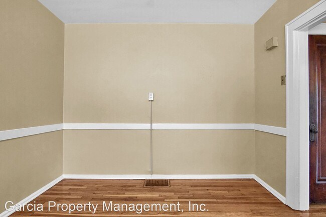 Foto del edificio - 1 br, 1 bath Apartment - 5009 Mardel Avenue