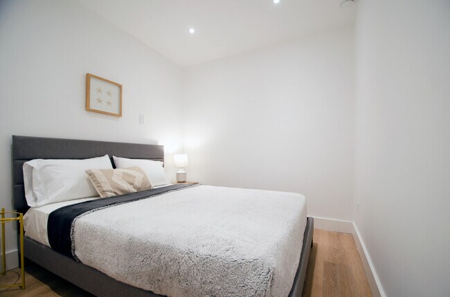 Foto del edificio - 3666 NE 168th St