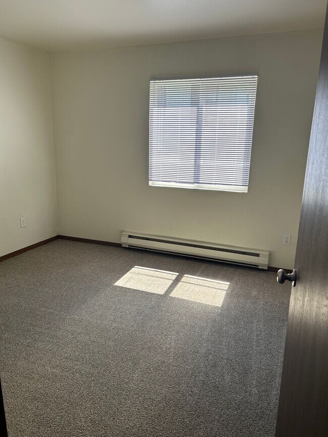 Building Photo - Two-Bedroom in Port Orchard available TODAY!