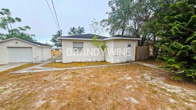 Building Photo - 2610 E Annie St