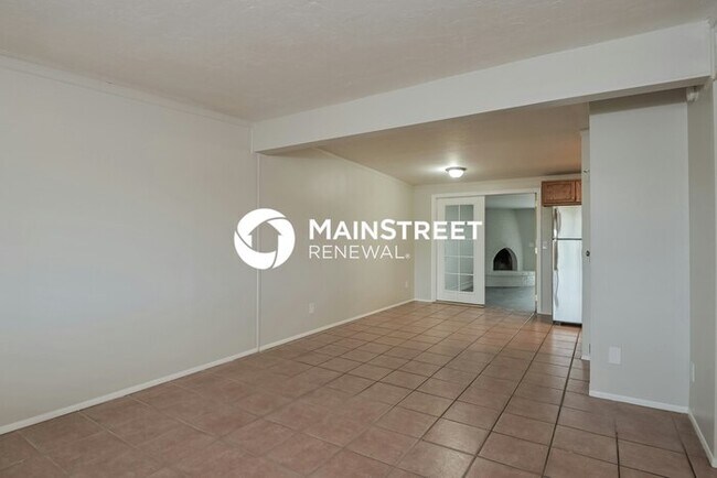 Building Photo - 3 Bedroom Pet-Friendly Home in Tucson, AZ with Main Street Renewal