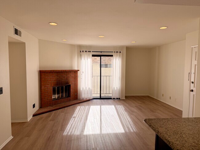 Foto del edificio - 10740 Lawler St