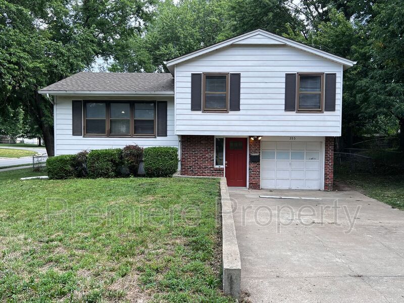 555 S Alta Ln, Olathe, KS 66061 House Rental in Olathe, KS