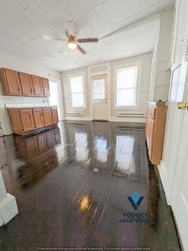 Building Photo - 212 Lyman St