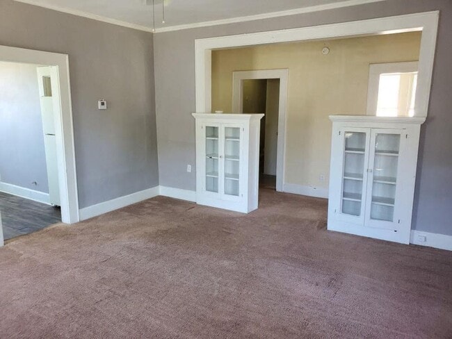 Building Photo - 504 Adams Ave