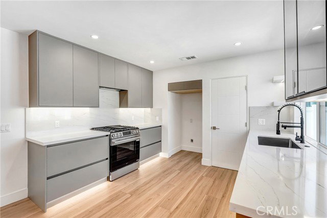 Foto del edificio - 6722 Katherine Ave