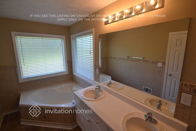 Building Photo - 4817 Camden Dr SW
