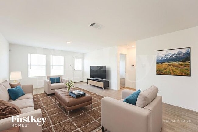 Building Photo - 1347 White Willow