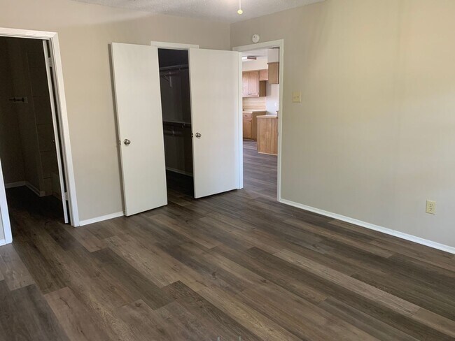 Foto del edificio - Rare Find!! 3 Bedroom, 2 Bath Home in Lore...