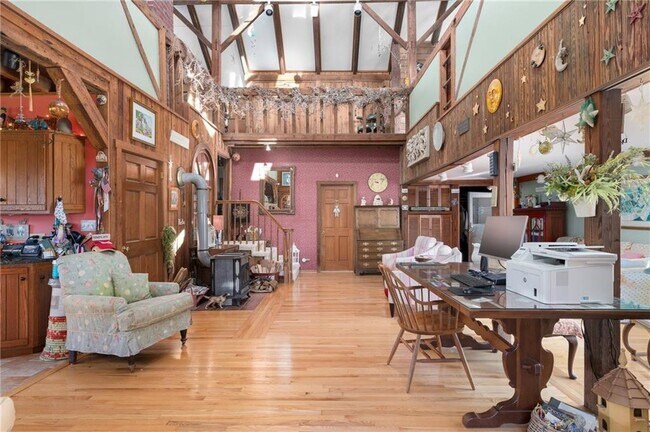 Foto del edificio - 305 Main Rd