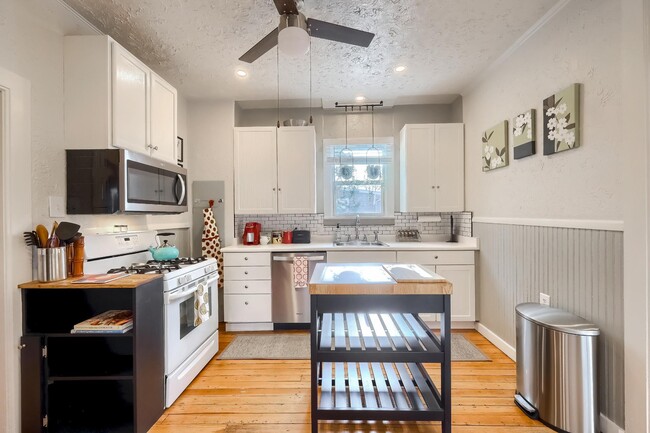 Building Photo - 3039 S Bannock St