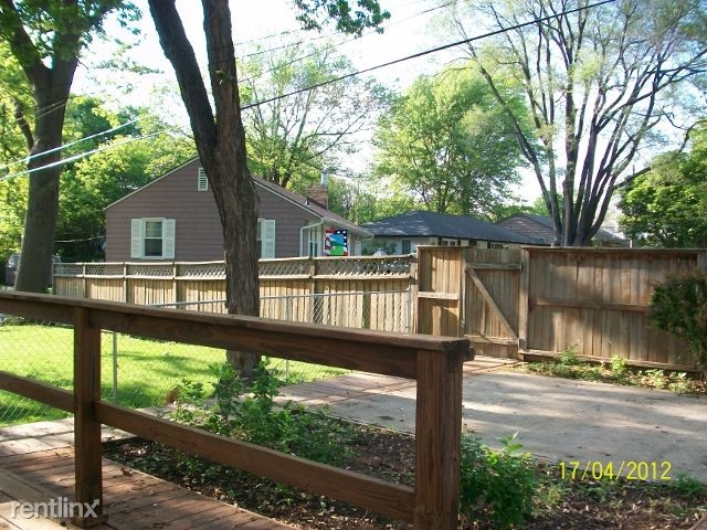 Building Photo - 2524 W 47th Ter