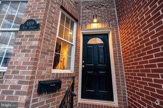 Building Photo - 1119 Race St