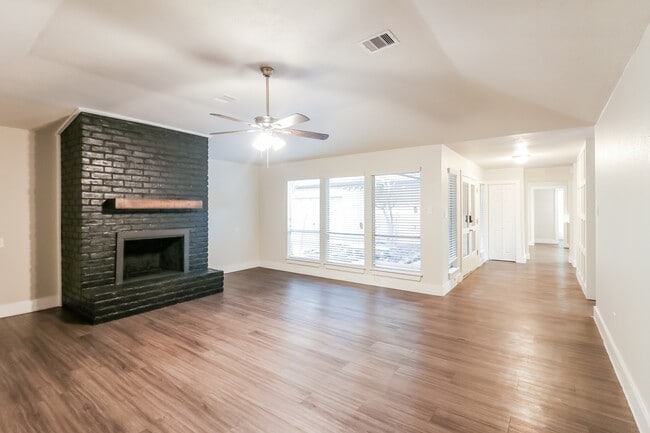 Building Photo - 4515 Sylvan Glen Dr