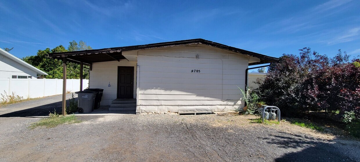 Primary Photo - 9705 South 1650 West - TRIPLEX