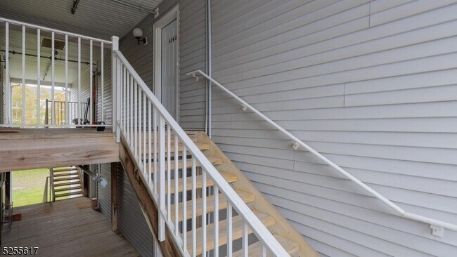 Building Photo - 424 Stratford Pl