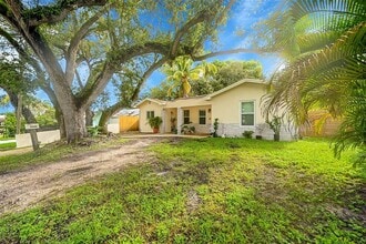 Building Photo - 4540 SW 26th Terrace