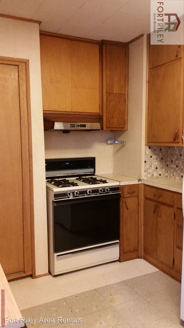 Building Photo - 3 br, 1.5 bath House - 303 S Adams