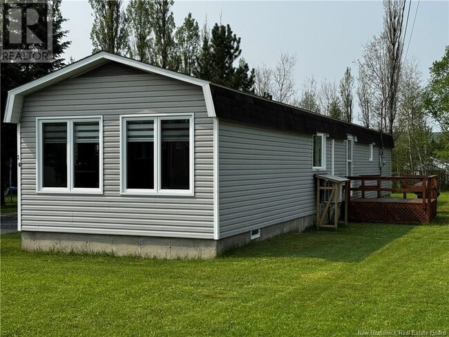 Building Photo - 16 Le Paradis St