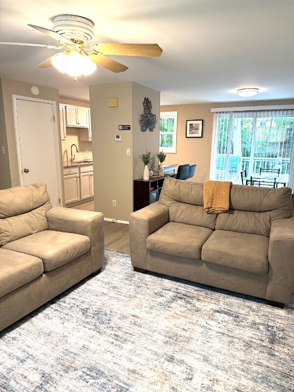 Foto del edificio - 8014 Bald Ridge Dr