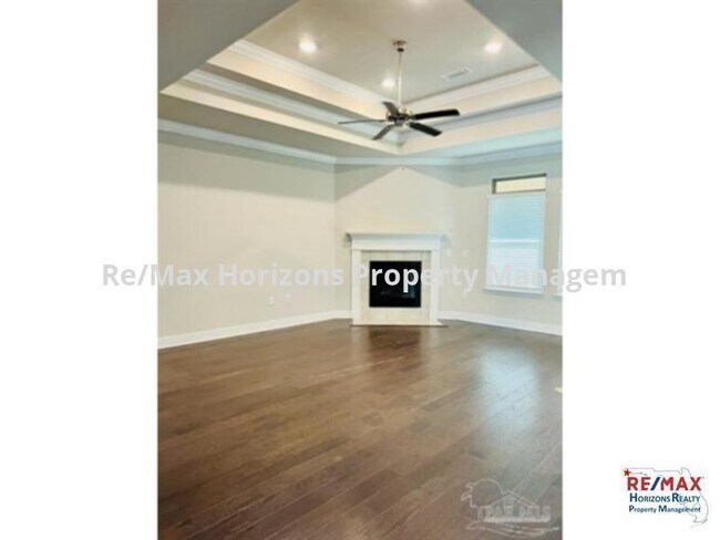 Building Photo - Wonderful home in Huntington Creek Subdivi...