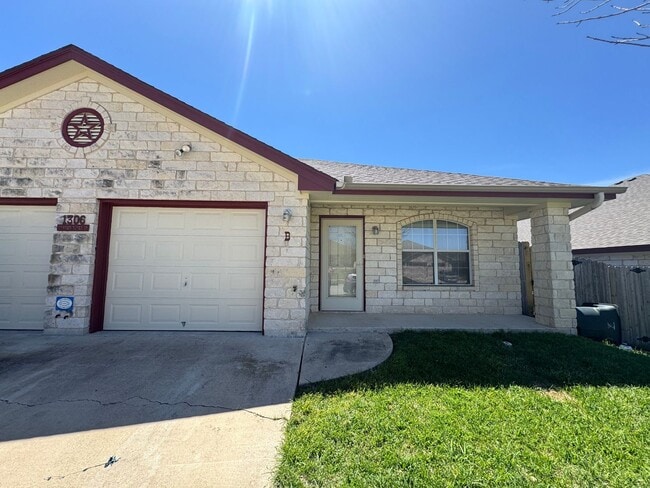 Building Photo - 1306 Powder River Dr