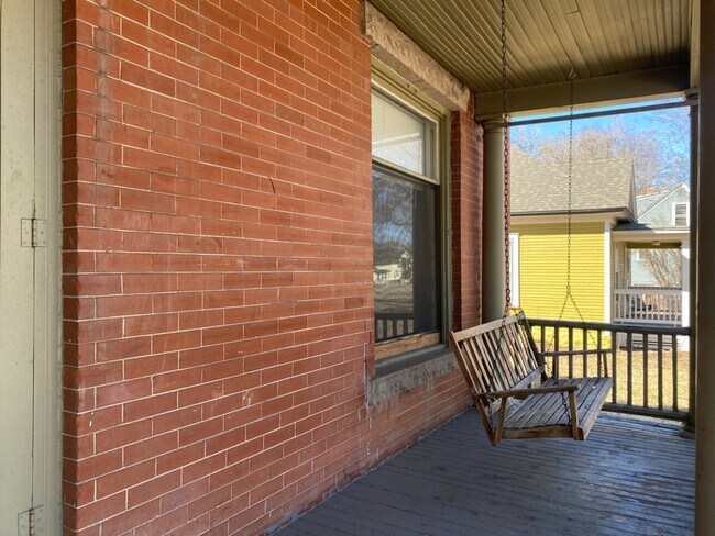 Foto del edificio - STUDENTS WELCOME! Charming Ranch Home w/ B...