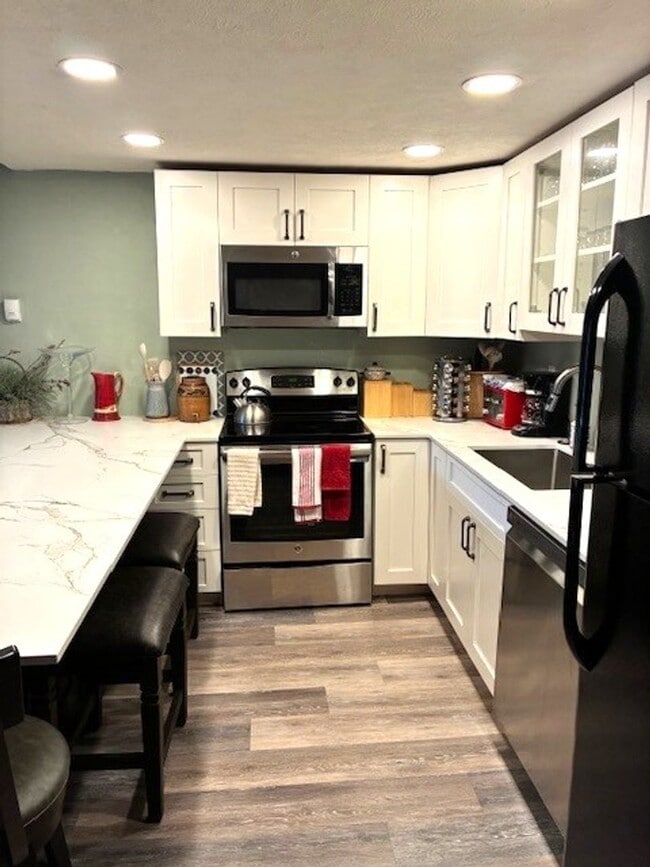 Building Photo - Winter Seasonal Rental- Claimjumper #1
