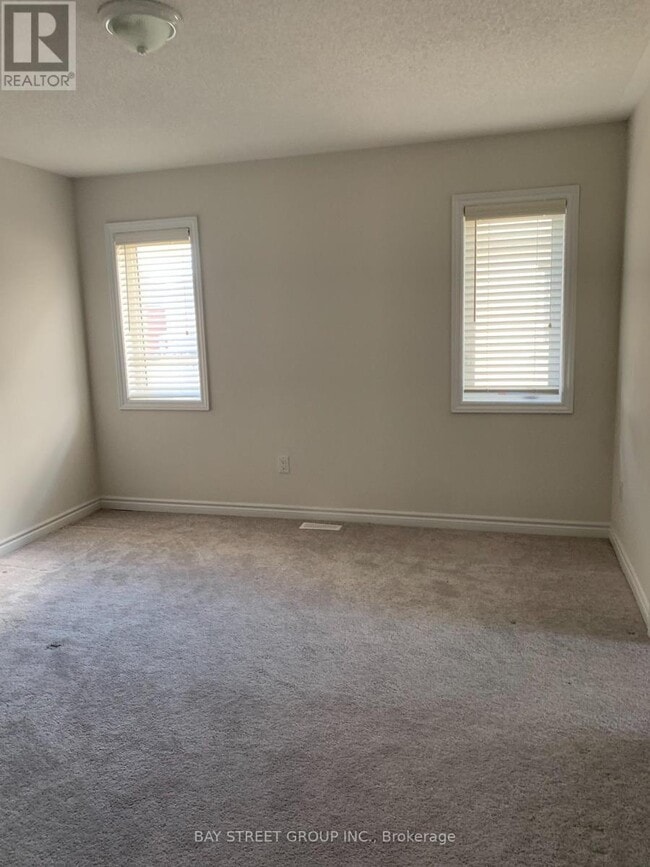 Photo du bâtiment - 97 Redmond Cres