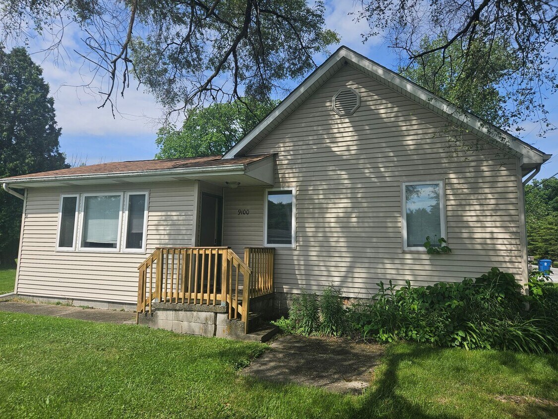 9100 Sheffield Ave Unit 9100 Sheffield Ave, Dyer, IN 46311 Room for