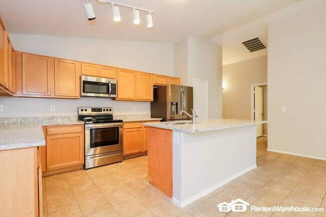Foto del edificio - Come see this 4bed/2bath home today!