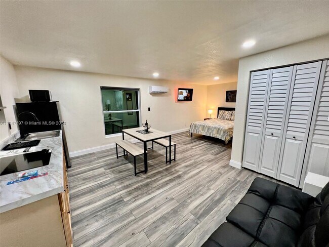 Building Photo - 1203 SW 128th Ave