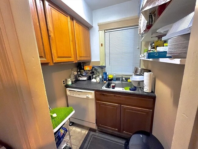 Foto del edificio - 328 Brooks St