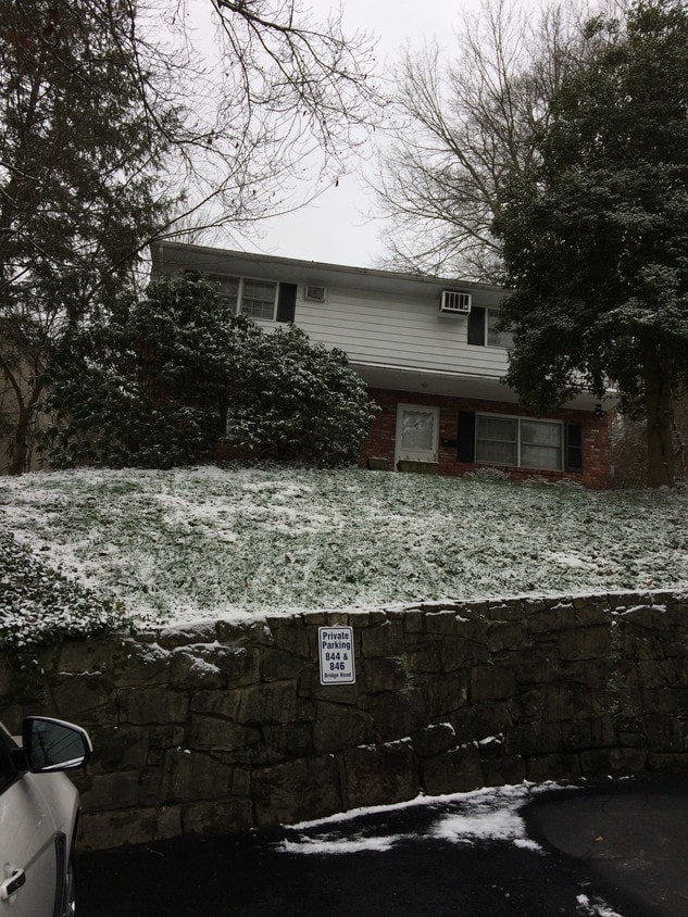 844 Bridge Rd, Charleston, WV 25314 Apartments in Charleston, WV