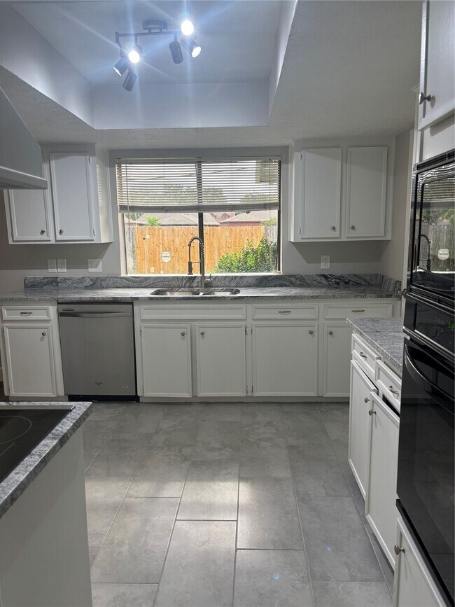 Foto del edificio - 2942 Jenny Dr