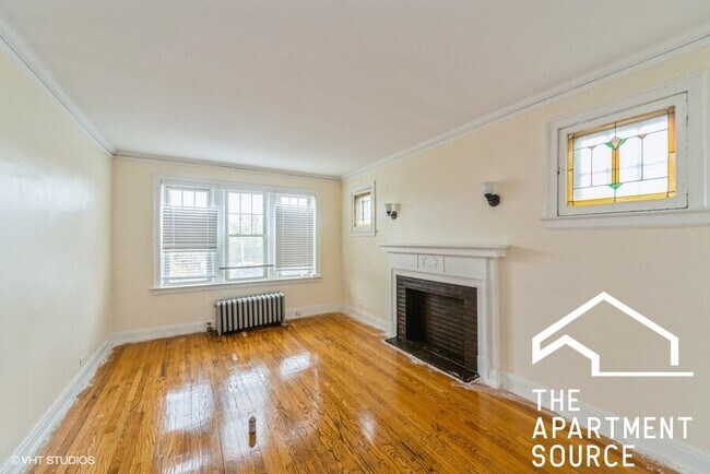 Building Photo - 10 Adams St