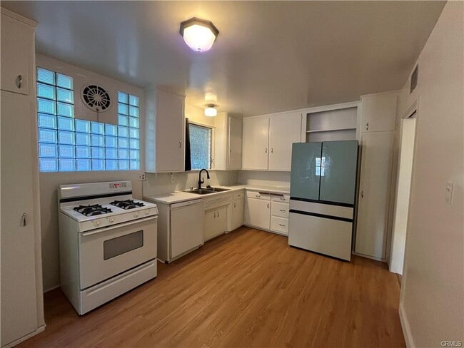 Building Photo - 14433 Greenleaf St