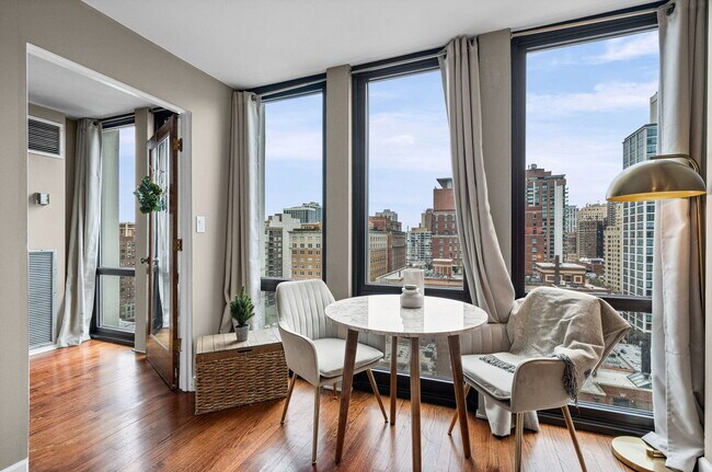 Foto del edificio - 1 E Scott St