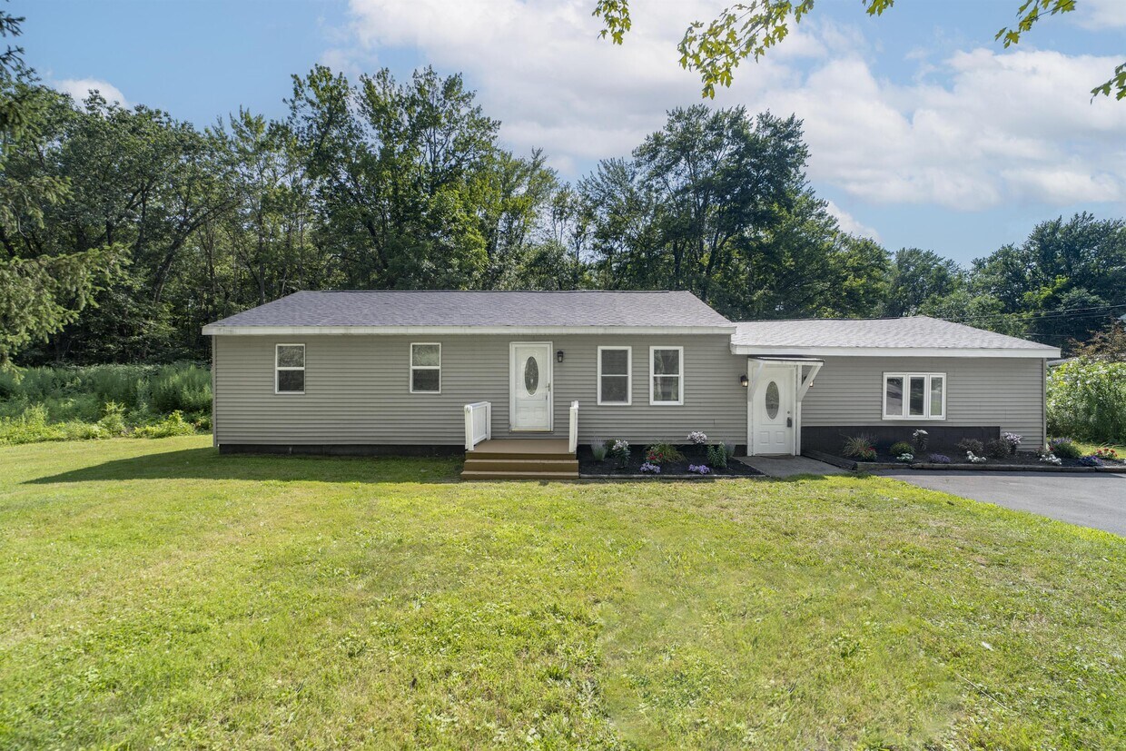 9541 Horseshoe Island Rd, Clay, NY 13041 House Rental in Clay, NY