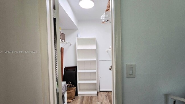 Foto del edificio - 8930 S Hollybrook Blvd