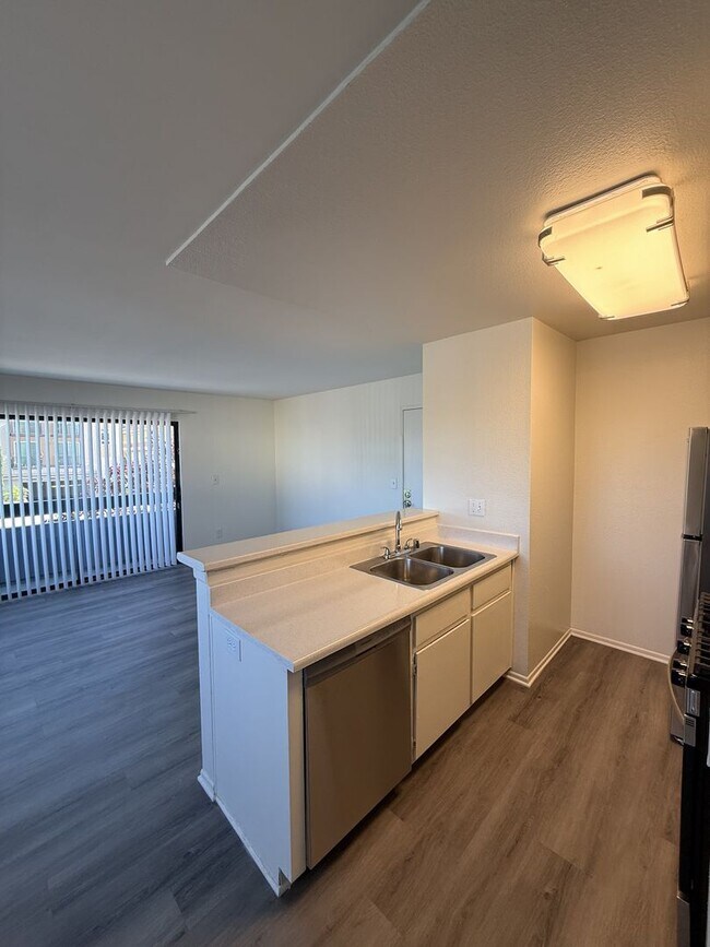 Interior Photo - Windward Isle