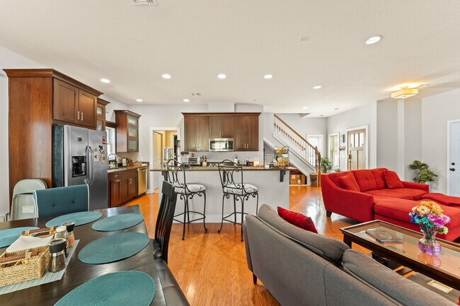 Foto del edificio - 2223 Amherst Ave