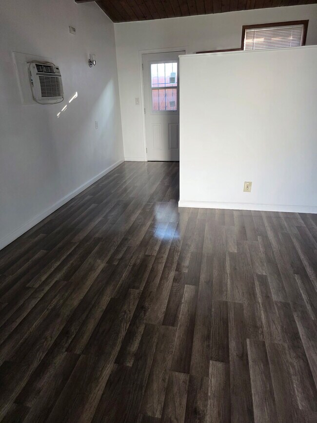 Foto del edificio - 3250 1/2 Walnut Grove Ave