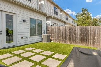 Building Photo - 806 Thornton Rd