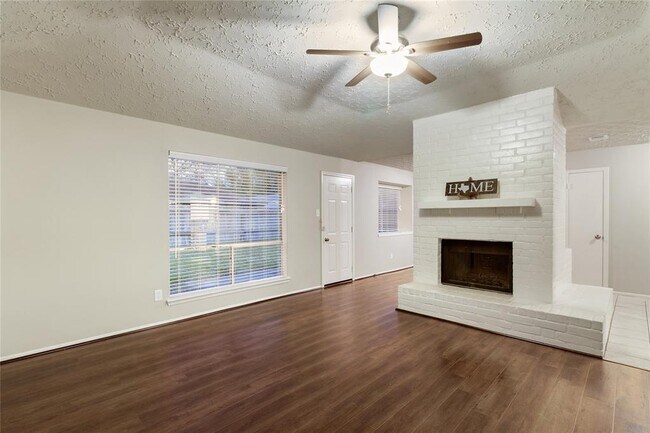Foto del edificio - 24030 Silversmith Ln