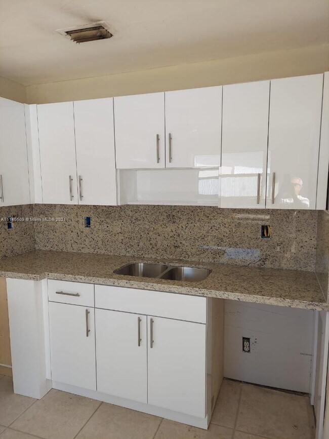 Foto del edificio - 5810 SW 38th Ct