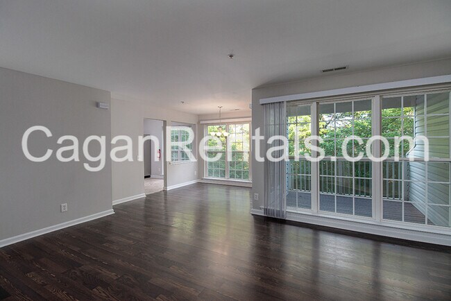 Foto del edificio - 165 Wildflower Pl